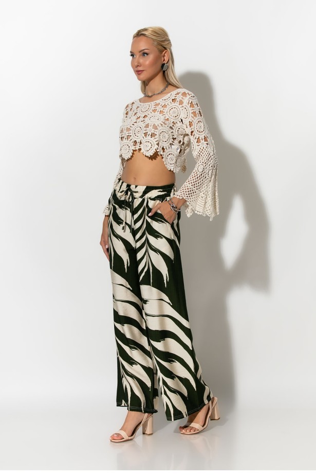 Παντελόνα με tropical print και κορδονι στην μέση χακί Παντελόνα με tropical print και κορδονι στην μέση χακί