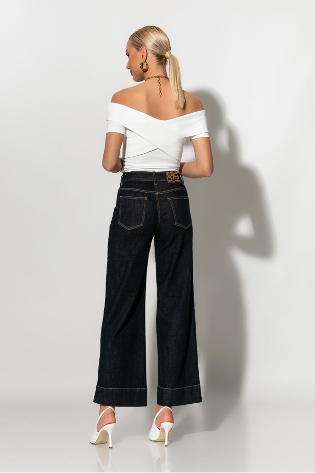 Jean mom fit με λεοπάρ λεπτομέρεια πίσω μπλε ντένιμ Jean mom fit με λεοπάρ λεπτομέρεια πίσω μπλε ντένιμ