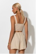 Σετ crop top με σφηγκοφωλιά πίσω και σορτς με στρας μπεζ Σετ crop top με σφηγκοφωλιά πίσω και σορτς με στρας μπεζ