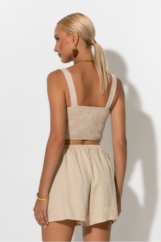 Σετ crop top με σφηγκοφωλιά πίσω και σορτς με στρας μπεζ Σετ crop top με σφηγκοφωλιά πίσω και σορτς με στρας μπεζ
