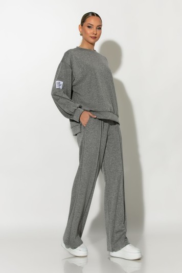 Σετ παντελόνα και oversized μπλούζα με pach στο μανίκι σιέλ