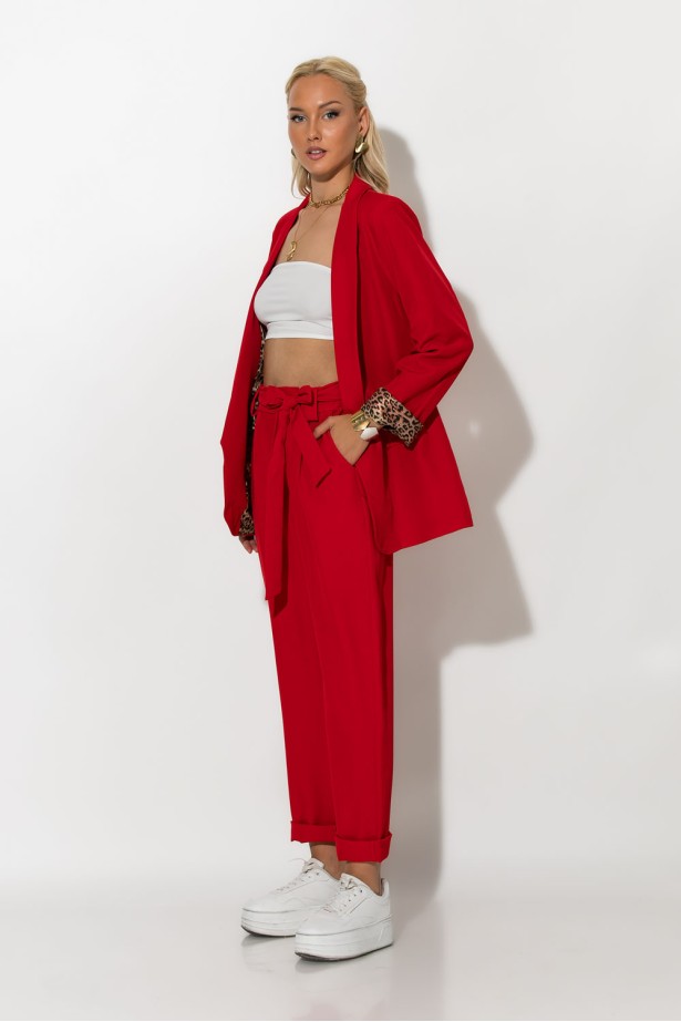 Σετ blazer με λεοπάρ φόδρα και παντελόνι με ζωνάκι κόκκινο Σετ blazer με λεοπάρ φόδρα και παντελόνι με ζωνάκι κόκκινο