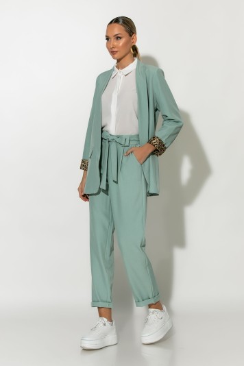 Σετ blazer με λεοπάρ φόδρα και παντελόνι με ζωνάκι λευκό