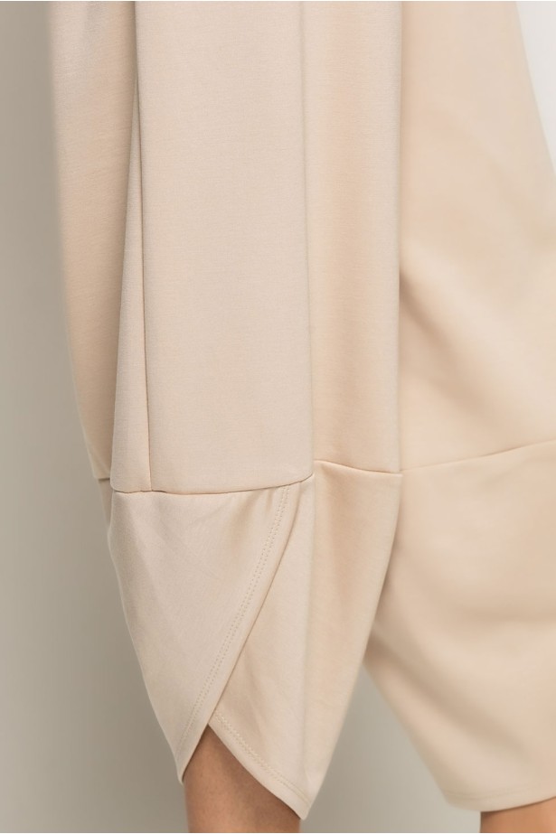 Σετ baggy παντελόνι και oversized μπλούζα μπεζ Σετ baggy παντελόνι και oversized μπλούζα μπεζ