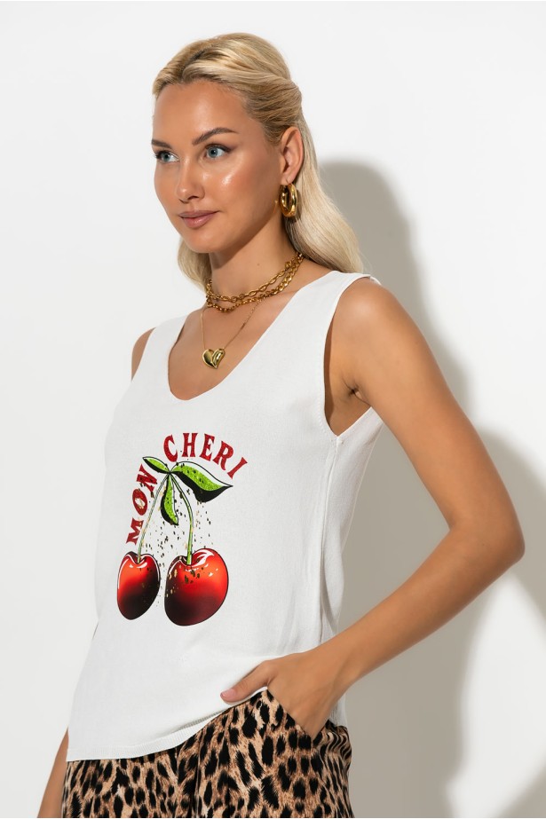 Πλεκτό αμάνικο με print cherry εκρού Πλεκτό αμάνικο με print cherry εκρού