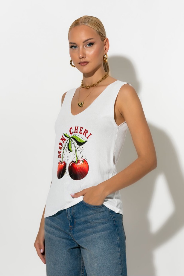 Πλεκτό αμάνικο με print cherry λευκό Πλεκτό αμάνικο με print cherry λευκό
