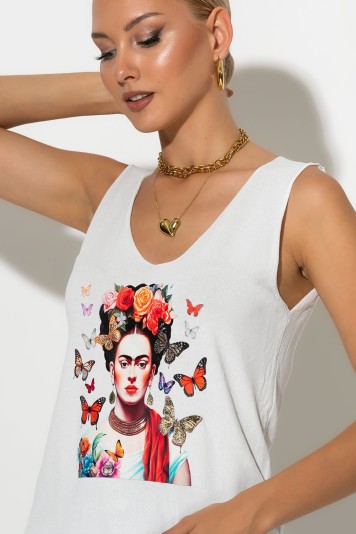 Πλεκτό αμάνικο με print frida λευκό