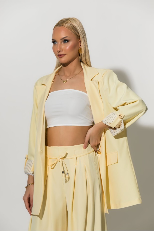 Blazer με ριγέ φόδρα και κουμπί στο μανίκι κίτρινο Blazer με ριγέ φόδρα και κουμπί στο μανίκι κίτρινο