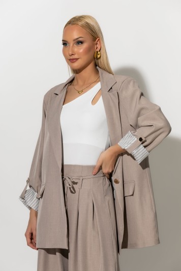 Blazer με ριγέ φόδρα και κουμπί στο μανίκι λευκό