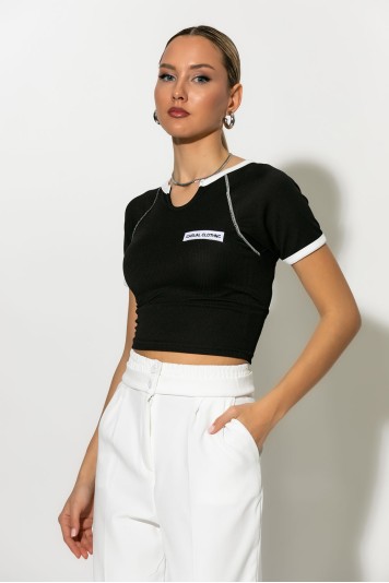 Crop top ριπ με patch casual λευκό