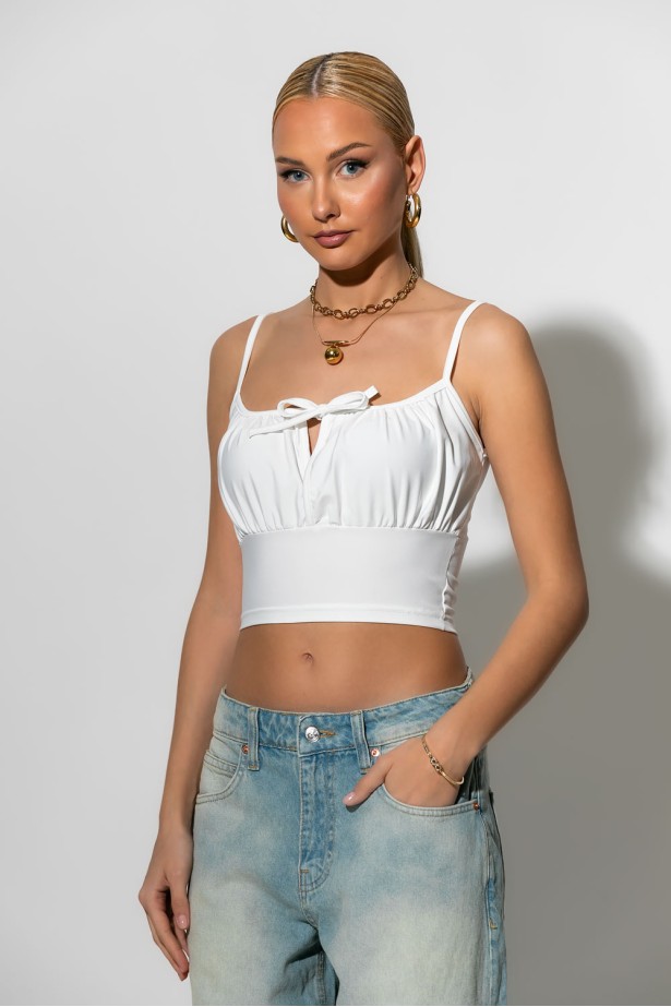 Crop top τιραντέ με κορδόνι μπροστά λευκό Crop top τιραντέ με κορδόνι μπροστά λευκό