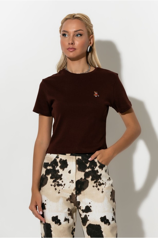 Cropped top με mini patch bear καφέ Cropped top με mini patch bear καφέ