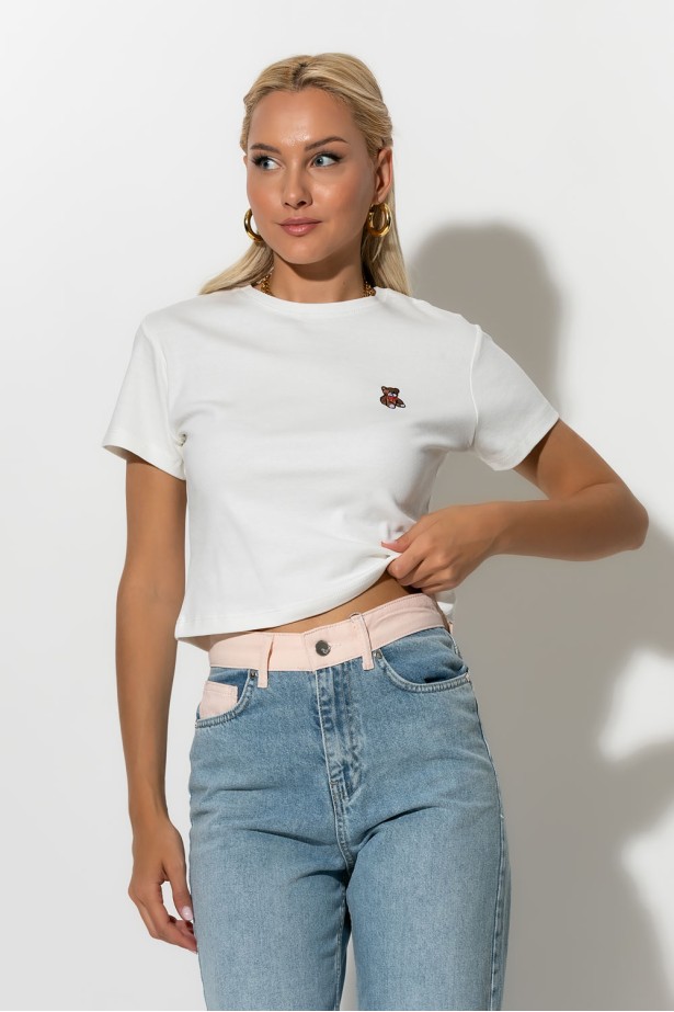 Cropped top με mini patch bear λευκό Cropped top με mini patch bear λευκό