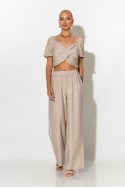 Σετ crop top με V και παντελόνι μπεζ Σετ crop top με V και παντελόνι μπεζ