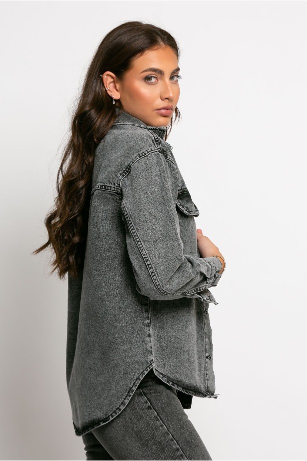 Jean jacket ασύμμετρο με τσέπες ανθρακί Jean jacket ασύμμετρο με τσέπες ανθρακί