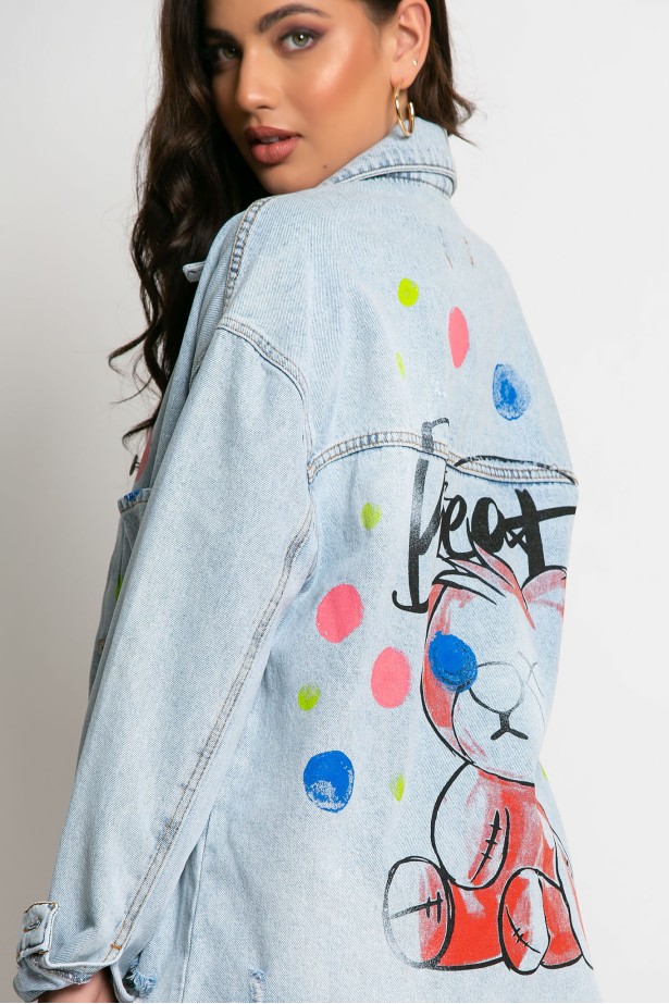 Jean jacket oversized με φθορές και στάμπα (teddy bear) μπλε ανοιχτό Jean jacket oversized με φθορές και στάμπα (teddy bear) μπλε ανοιχτό