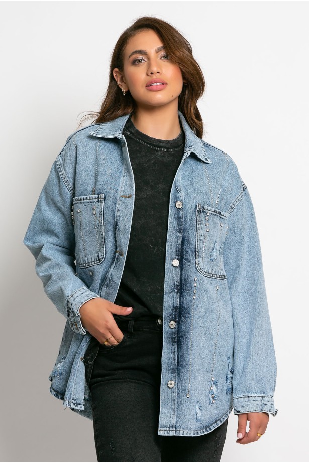 Jean jacket oversized με φθορές και στρας μπλε ανοιχτό Jean jacket oversized με φθορές και στρας μπλε ανοιχτό