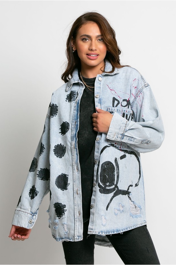 Jean jacket oversized με φθορές και στάμπα (Snoopy) μπλε ανοιχτό Jean jacket oversized με φθορές και στάμπα (Snoopy) μπλε ανοιχτό