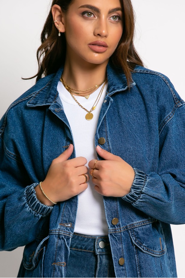 Jean jacket με χαμηλά τις τσέπες μπλε σκούρο Jean jacket με χαμηλά τις τσέπες μπλε σκούρο