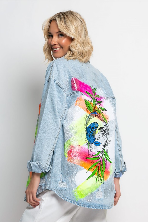Jean jacket oversized με φθορές φλούο χρώματα και στάμπα (face) μπλε ανοιχτό Jean jacket oversized με φθορές φλούο χρώματα και στάμπα (face) μπλε ανοιχτό