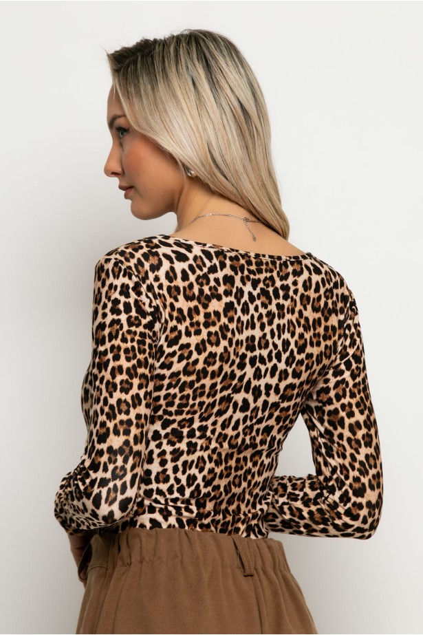 Μπλούζα με τετράγωνη λαιμόκοψη leopard print μπεζ Μπλούζα με τετράγωνη λαιμόκοψη leopard print μπεζ