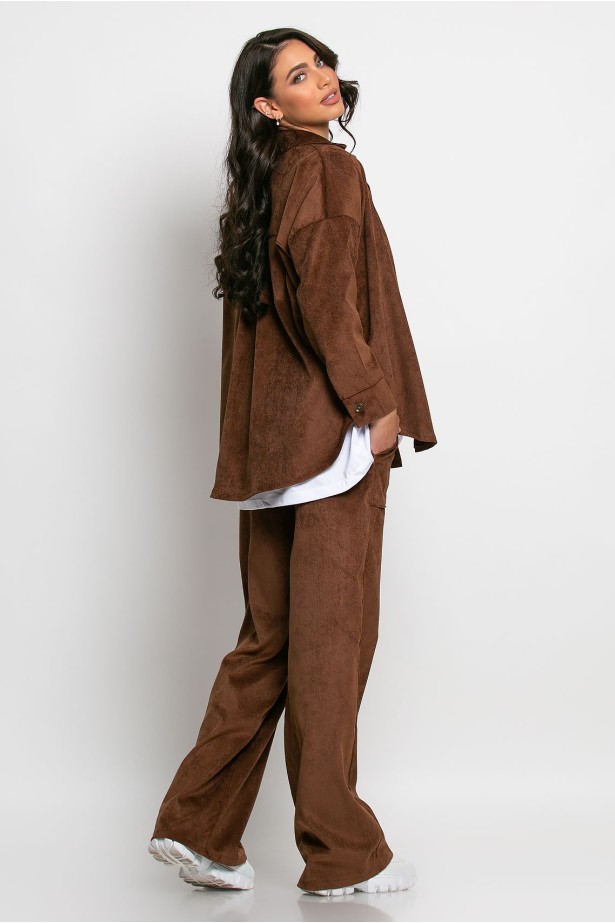 Σετ παντελόνι και oversized πουκαμίσα κοτλέ σοκολά Σετ παντελόνι και oversized πουκαμίσα κοτλέ σοκολά