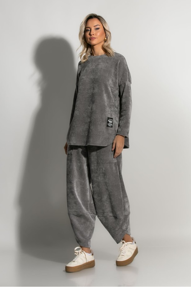 Σετ baggy παντελόνι και oversized μπλούζα κοτλέ γκρι Σετ baggy παντελόνι και oversized μπλούζα κοτλέ γκρι