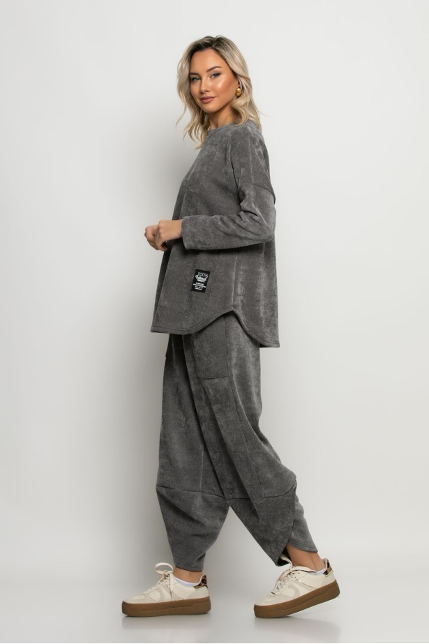 Σετ baggy παντελόνι και oversized μπλούζα κοτλέ γκρι Σετ baggy παντελόνι και oversized μπλούζα κοτλέ γκρι