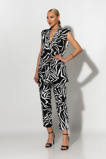Σετ παντελόνι και oversized αμάνικο blazer με βάτες zebra print λευκό-ροζ 