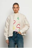 Bomber jacket μπουκλέ με τσέπη στο μανίκι εκρού Bomber jacket μπουκλέ με τσέπη στο μανίκι εκρού