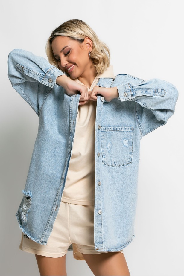 Jean jacket oversized με φθορές και στάμπα (skull) μπλε ανοιχτό Jean jacket oversized με φθορές και στάμπα (skull) μπλε ανοιχτό