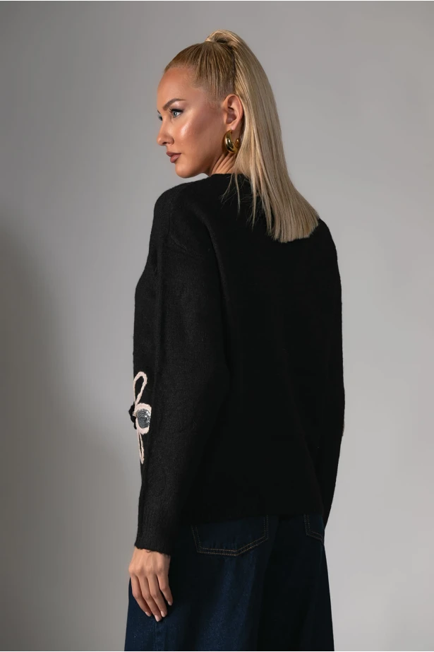 Πλεκτή μπλούζα και patch λουλούδια μαύρο