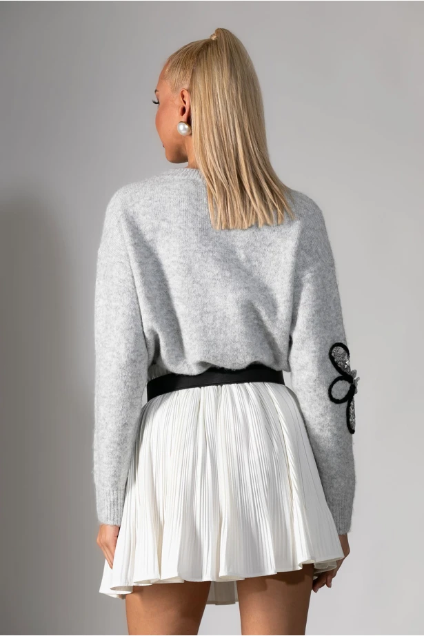 Πλεκτή μπλούζα και patch λουλούδια γκρι