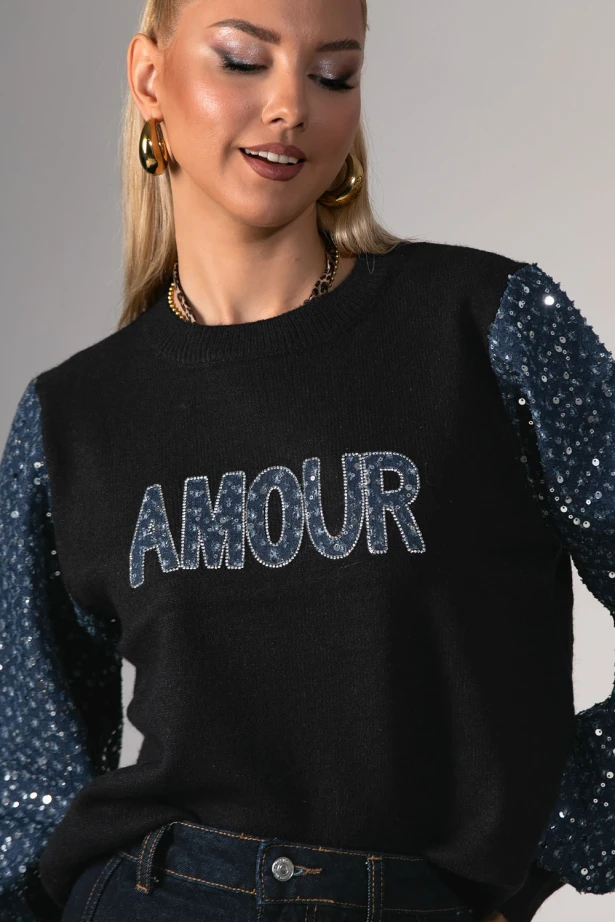Πλεκτή μπλούζα με λεπρομέρειες στα μανίκια και στάμπα amour μαύρο