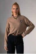 Πλεκτή μπλούζα με καρό λεπτομέρειες στα μανίκια καφέ 