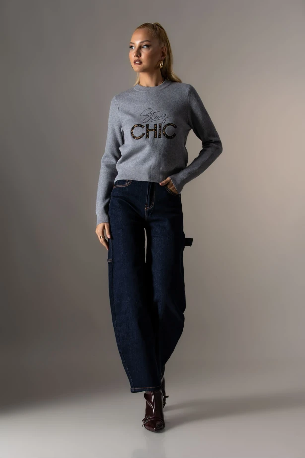 Πλεκτή μπλούζα με patch stay chic γκρι Πλεκτή μπλούζα με patch stay chic γκρι