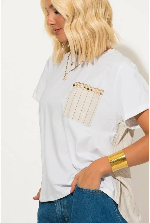 T-shirt με ριγέ τσέπη και πίσω όψη λευκό