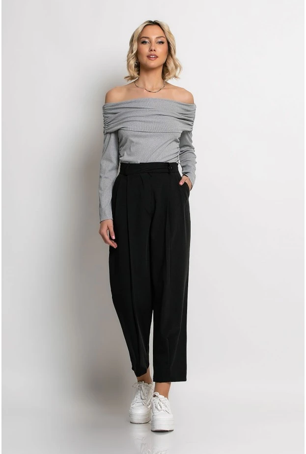 Cropped παντελόνι loose fit με κουφόπιετα στο πατζάκι μαύρο