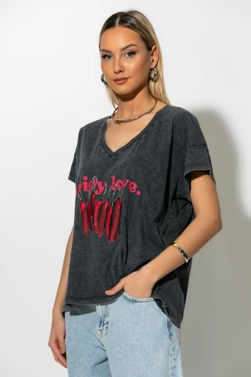 T-Shirt με στάμπα spicy love ανθρακί