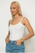 Crop top ριπ τιραντέ με διακοσμητικά κουμπιά λευκό