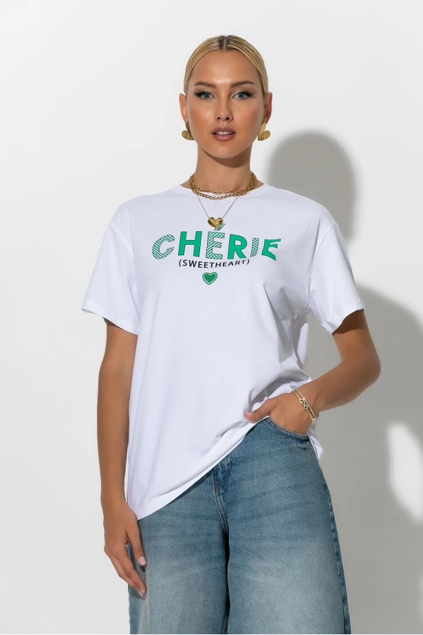 Oversized t-shirt με στάμπα cherie λευκό-πράσινο Oversized t-shirt με στάμπα cherie λευκό-πράσινο