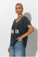 T-Shirt με V και στάμπα rock ανθρακί-μπεζ T-Shirt με V και στάμπα rock ανθρακί-μπεζ