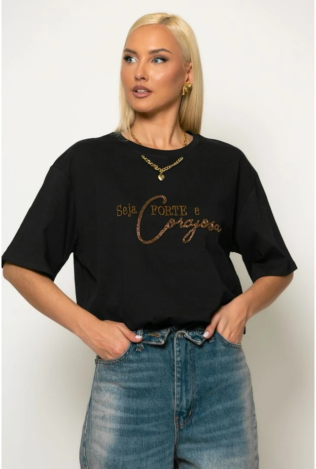 Oversized t-shirt με λεπτομέρεια αλυσίδα στην λαιμόκοψη και patch seja forte μαύρο