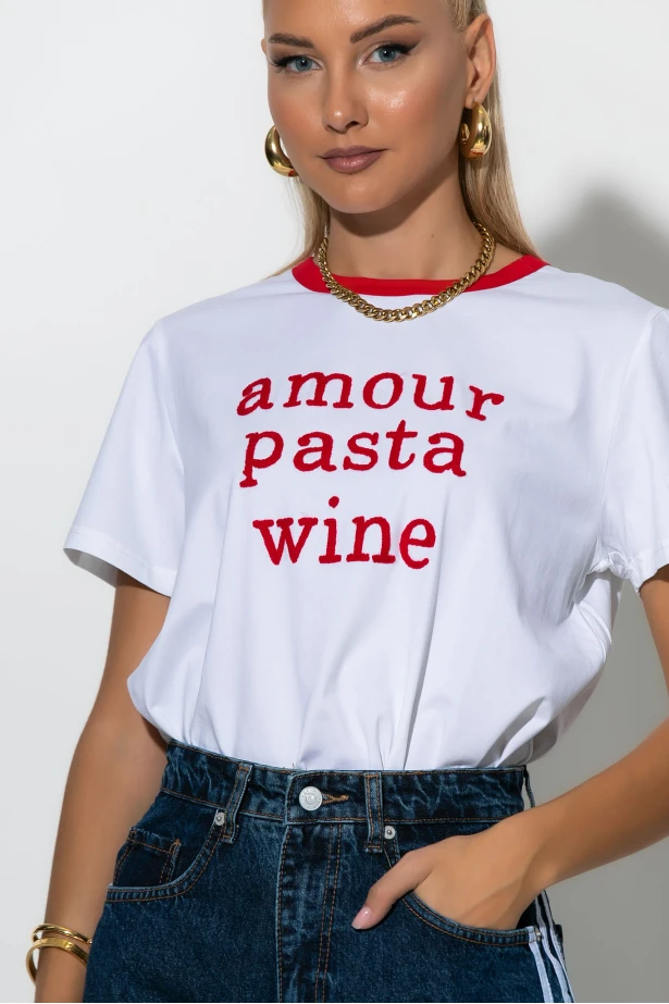Μπλούζα με patch amour,pasta,wine λευκό-κόκκινο Μπλούζα με patch amour,pasta,wine λευκό-κόκκινο