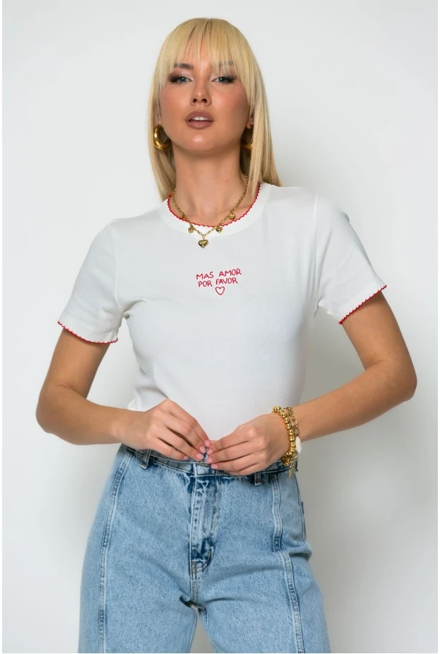 T-shirt με κόκκινες λεπτομέρειες mas amor λευκό