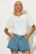 T-shirt με patch carpe diem λευκό-σιέλ