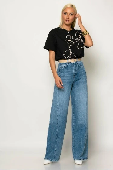 T-shirt με flower κέντημα μαύρο-μπεζ