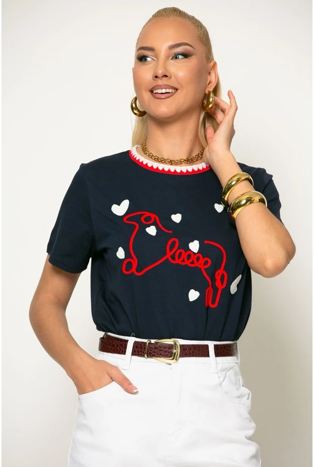 T-shirt με κόκκινες λεπτομέρειες μπλε