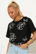 T-shirt με κεντητά flower σχέδια μαύρο