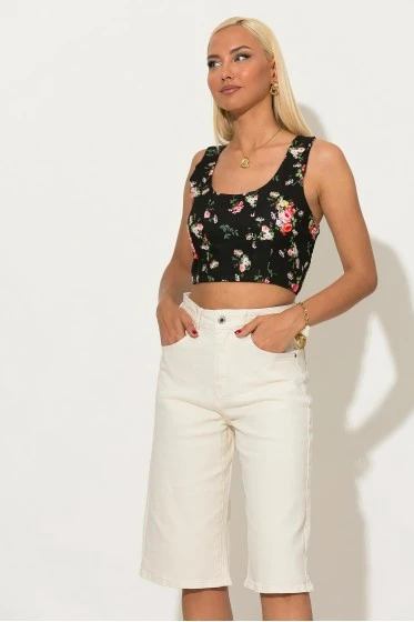 Crop top floral με cups και σφηγκοφωλιά πίσω λευκό